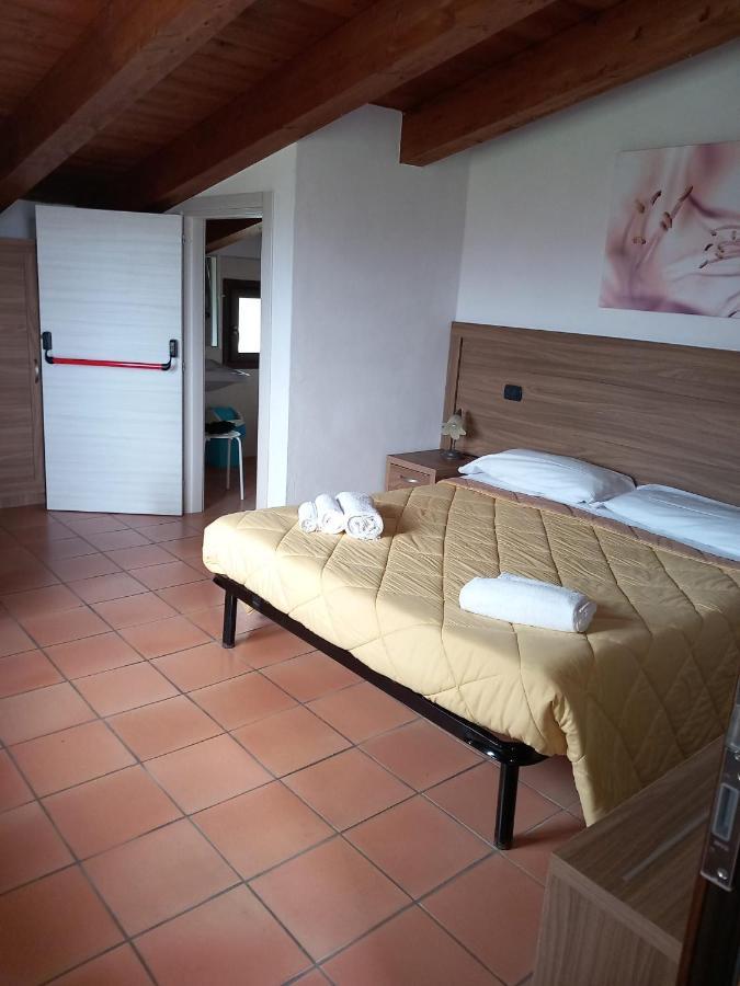 Agriturismo L'Ulivo Padula Kültér fotó