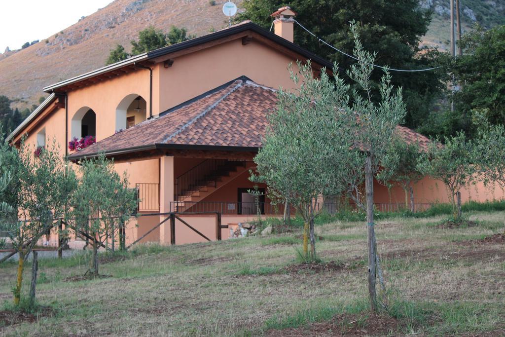 Agriturismo L'Ulivo Padula Kültér fotó