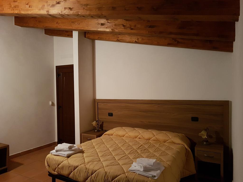Agriturismo L'Ulivo Padula Kültér fotó